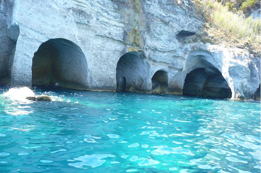 Guida ai musei e ai siti storici da visitare alle isole Pontine